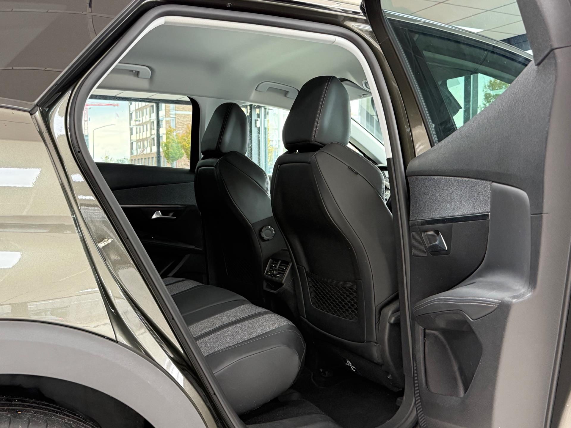48554141-24.jpg