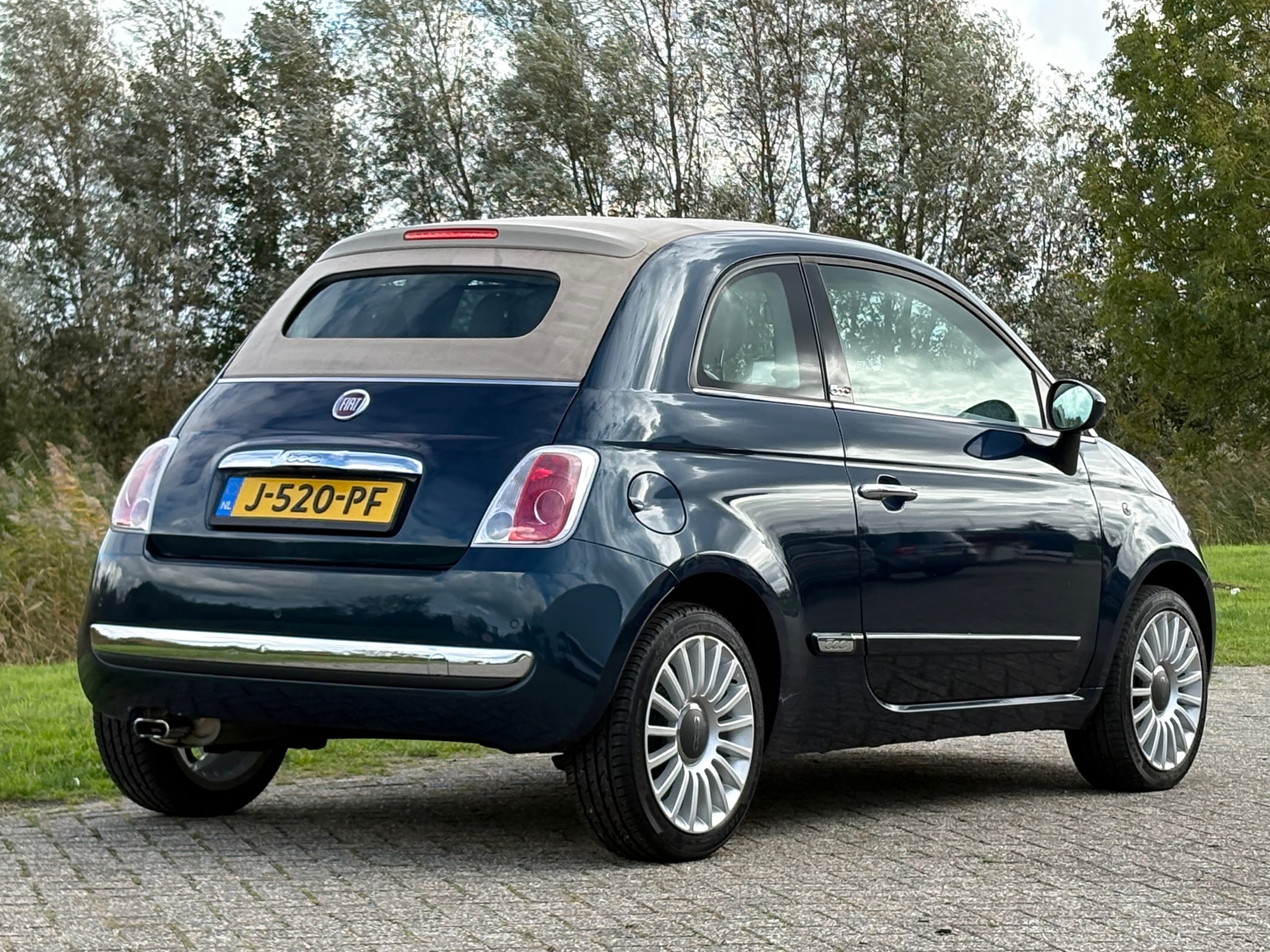 48612252-23.jpg